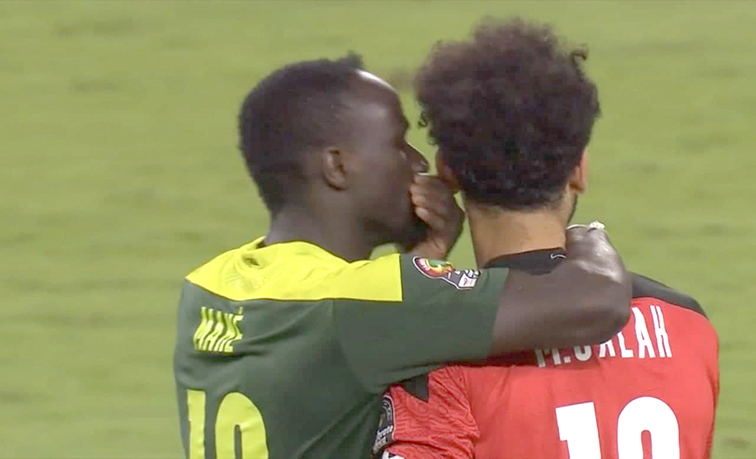 کامرون 2022 و داوری که اگر سوت نمیزد، میمرد!