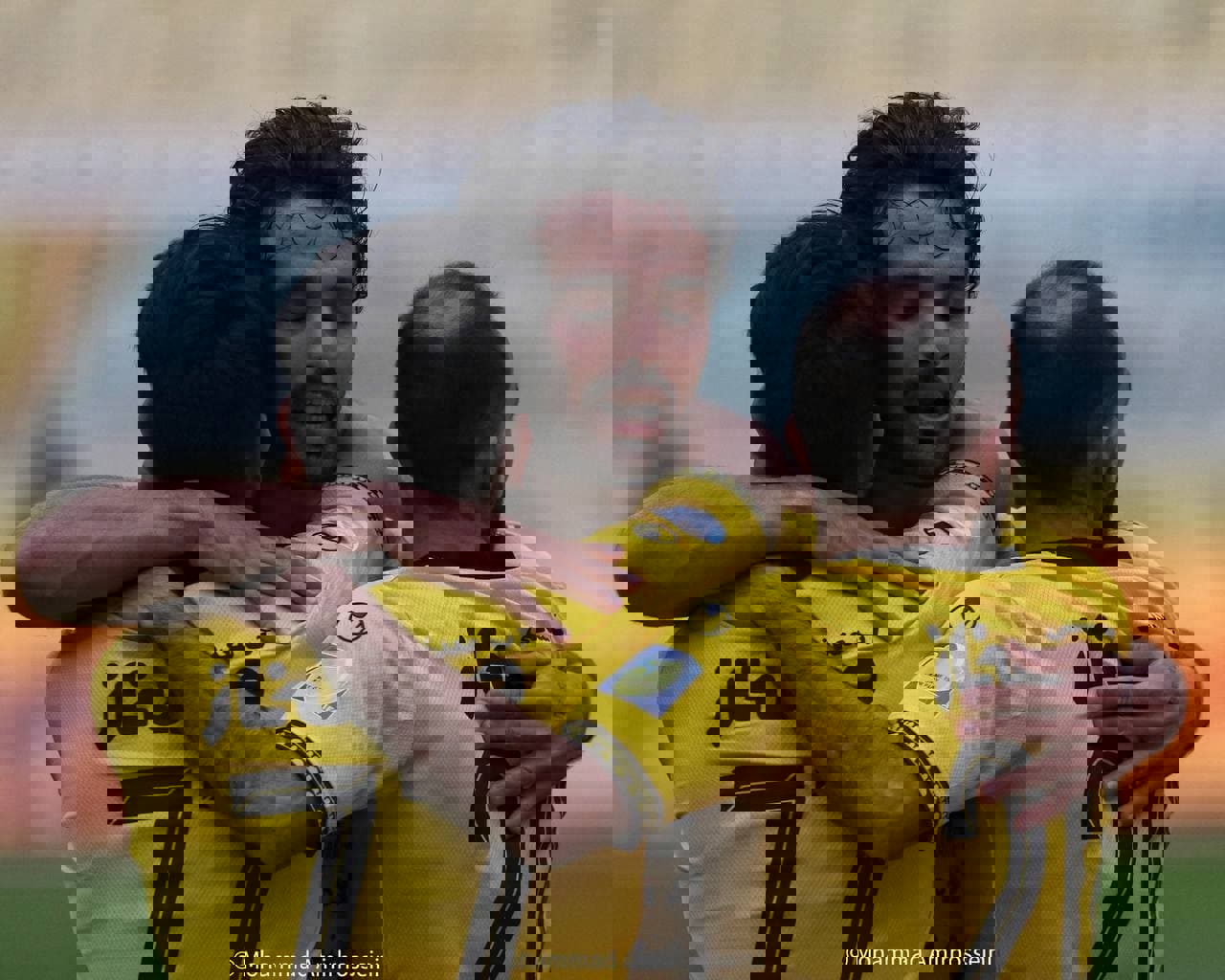 1690986