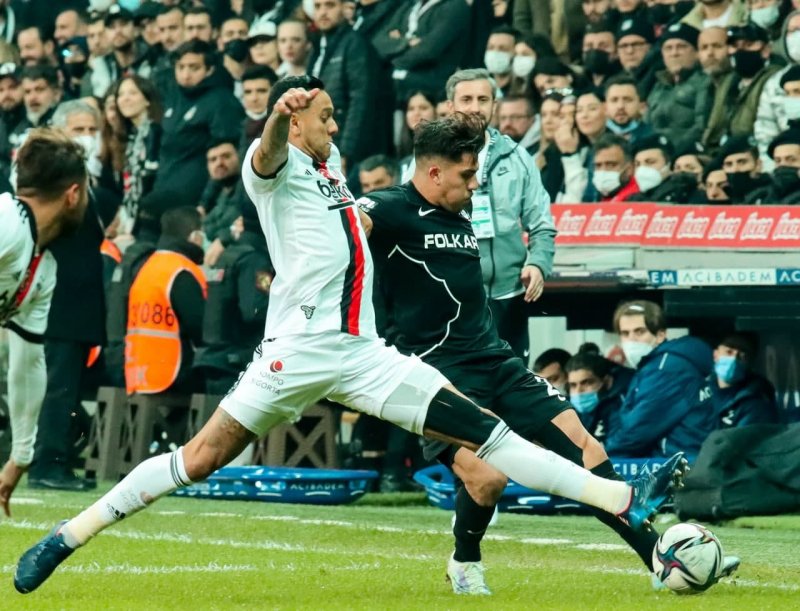 نادری تماشاگر شکست مقابل بشیکتاش