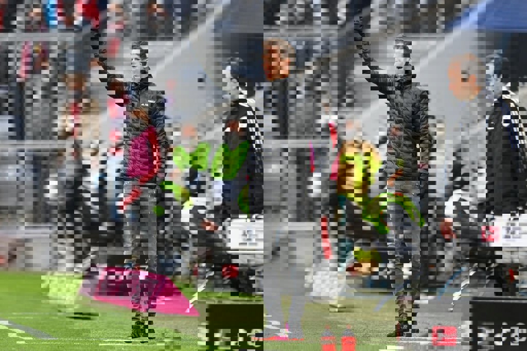 1693111