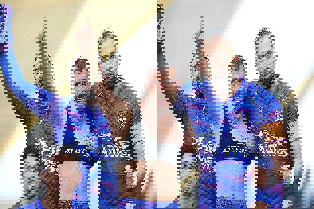 1694047
