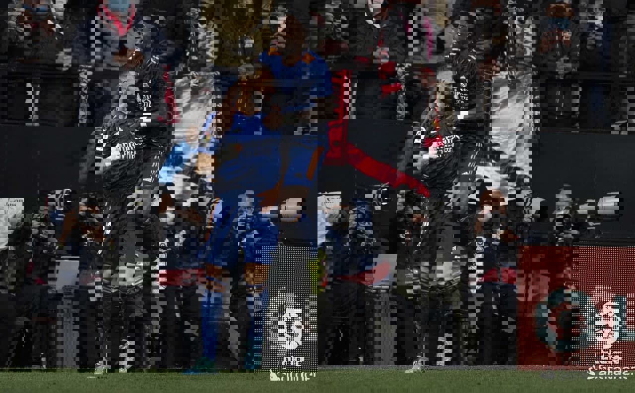 1694643