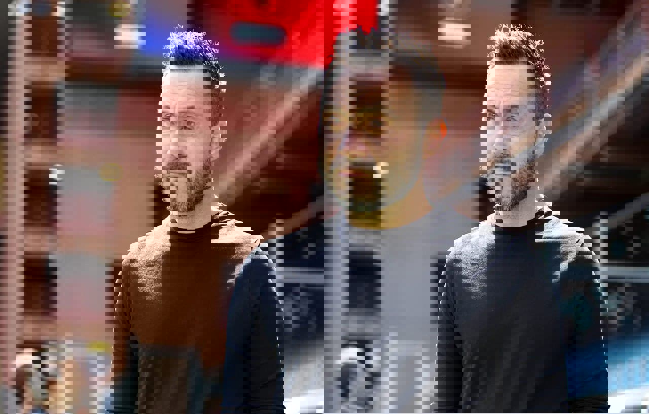 1695427