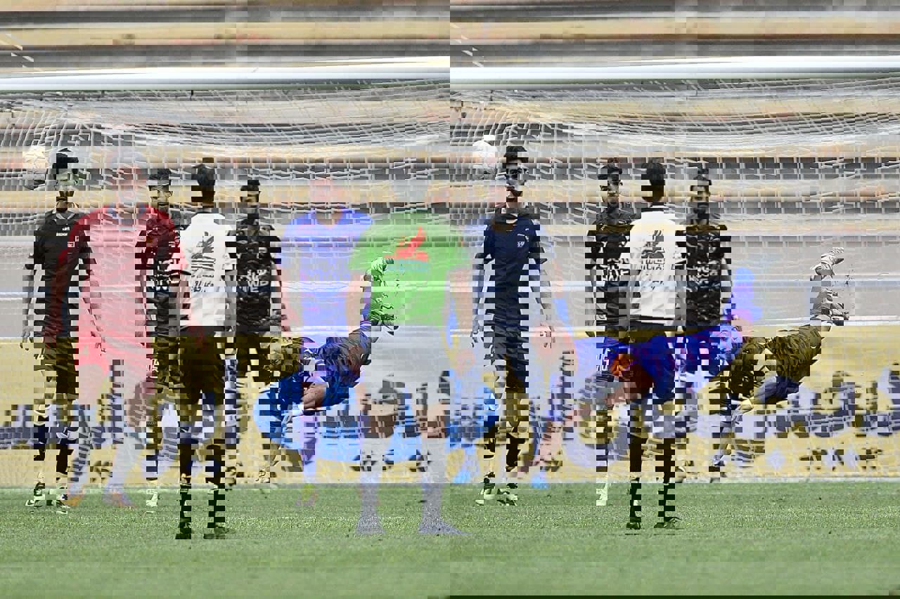 1695562