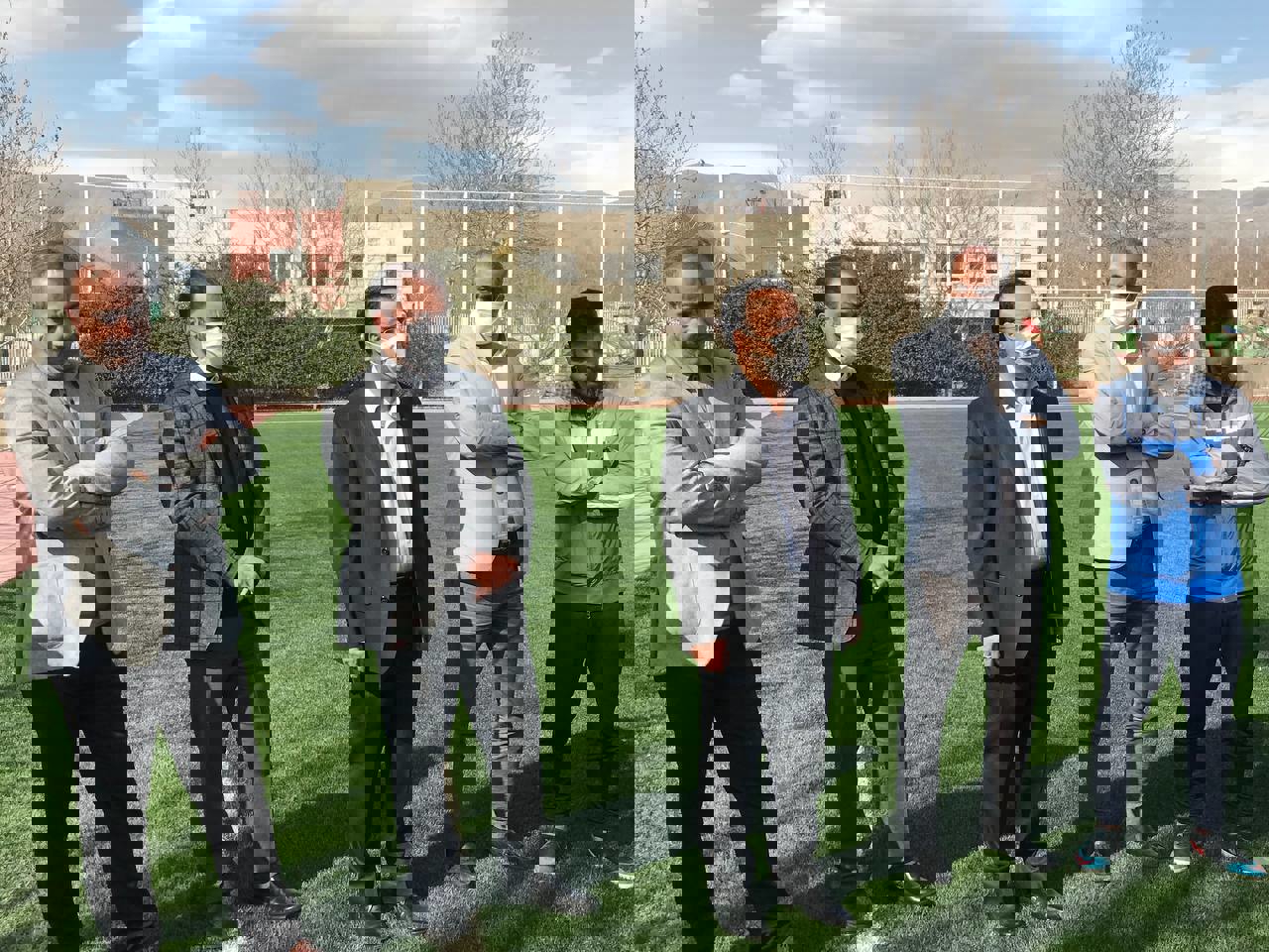 1695627
