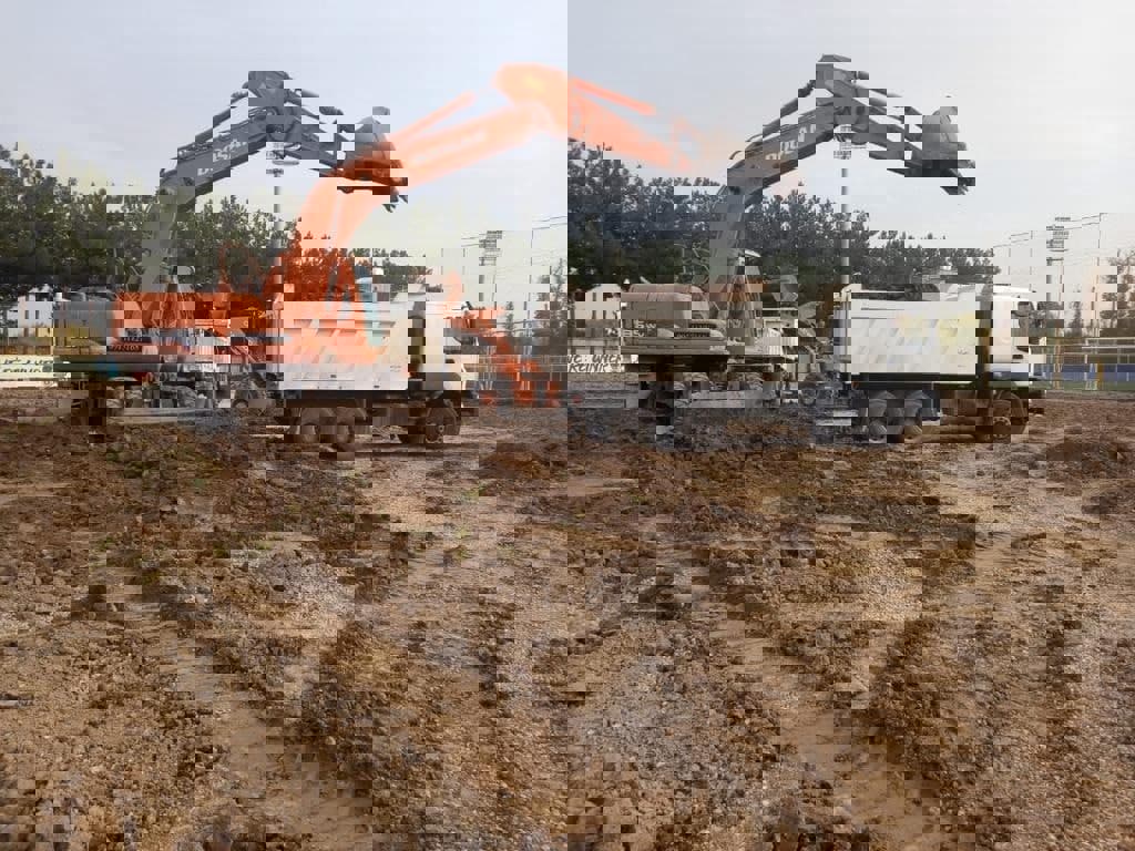 1695686