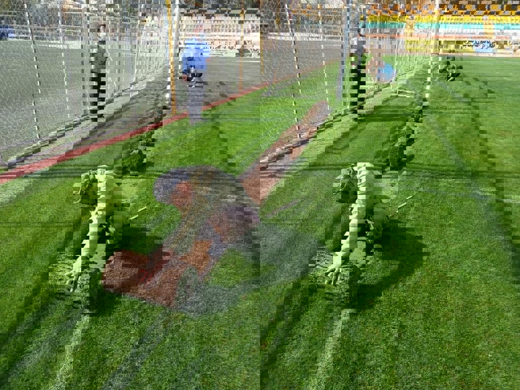 1695689