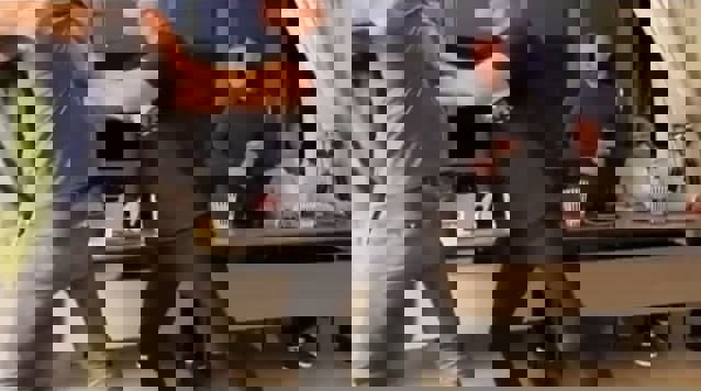 1695792