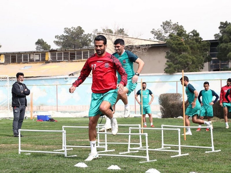 آقای شجاعی؛ بیشتر به چارچوب ضربه بزن