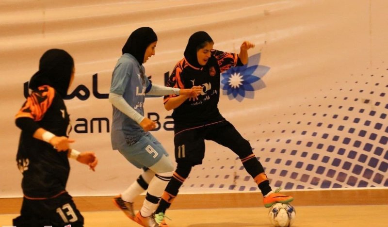 مدافع قهرمانی فوتسال زنان در آستانه حذف از پلیآف