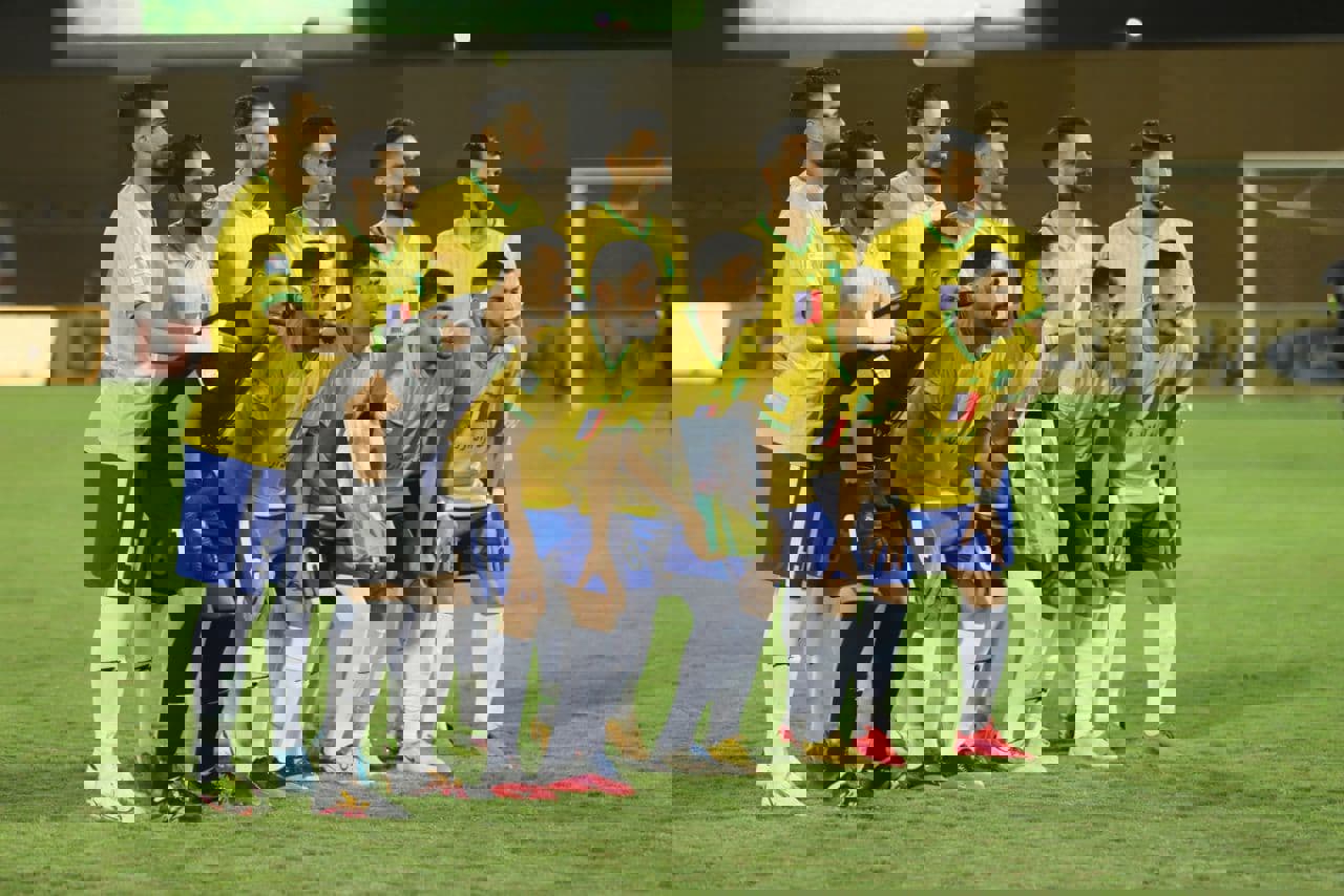 1696581