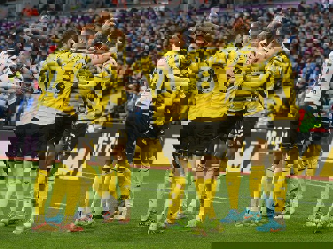 1696493