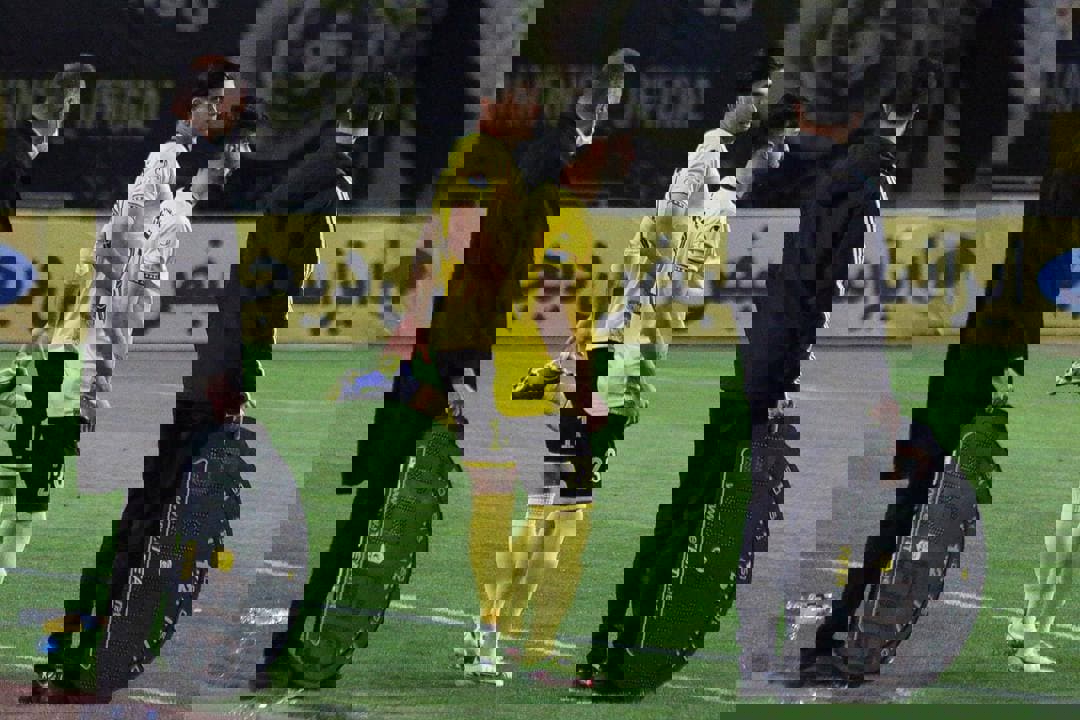 1696761