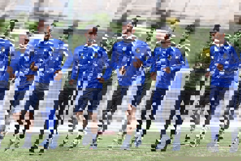 1696908