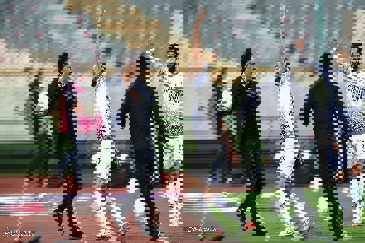 1696974