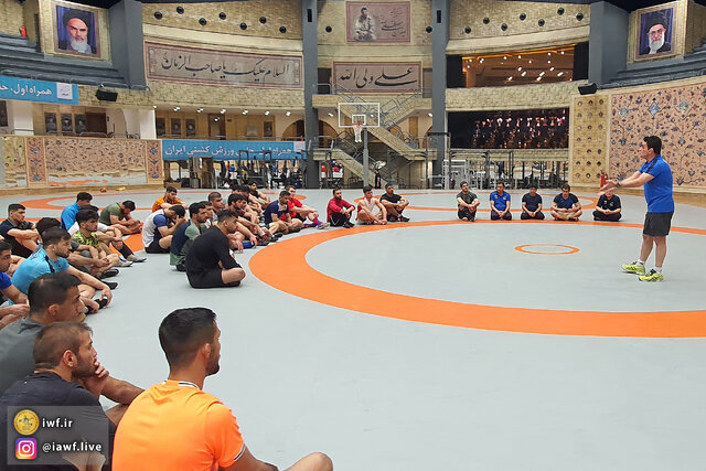 پایان شایعات؛ محمد بنا در خانه کشتی(عکس)