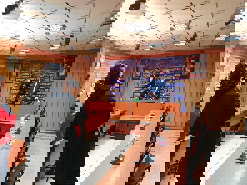 1697053