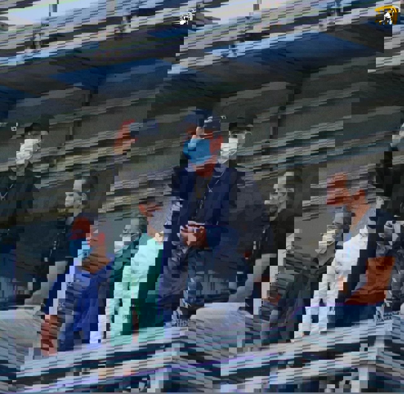 1697251