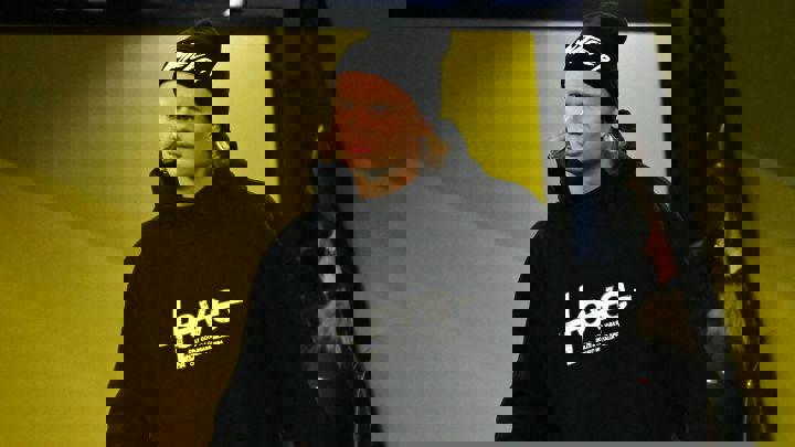 1697332
