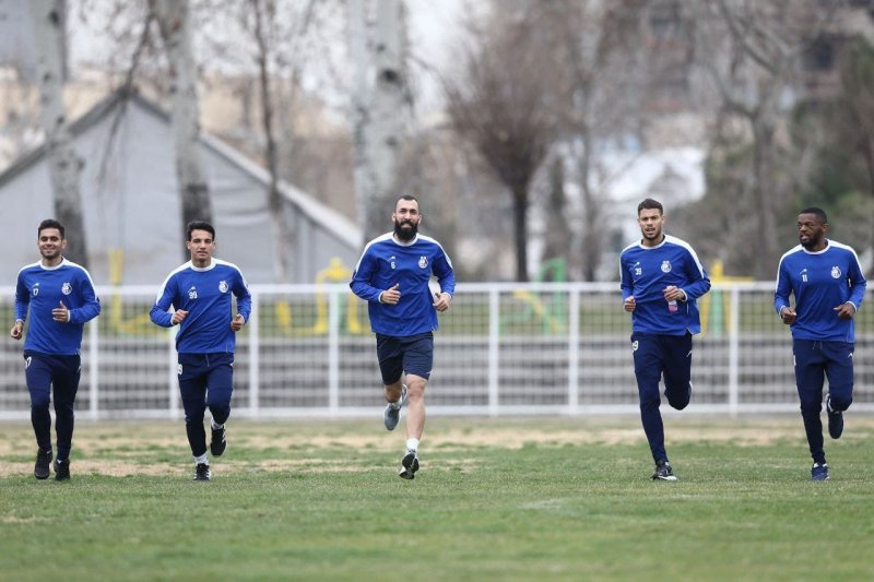 میدانداری روزبه چشمی تا کی؟