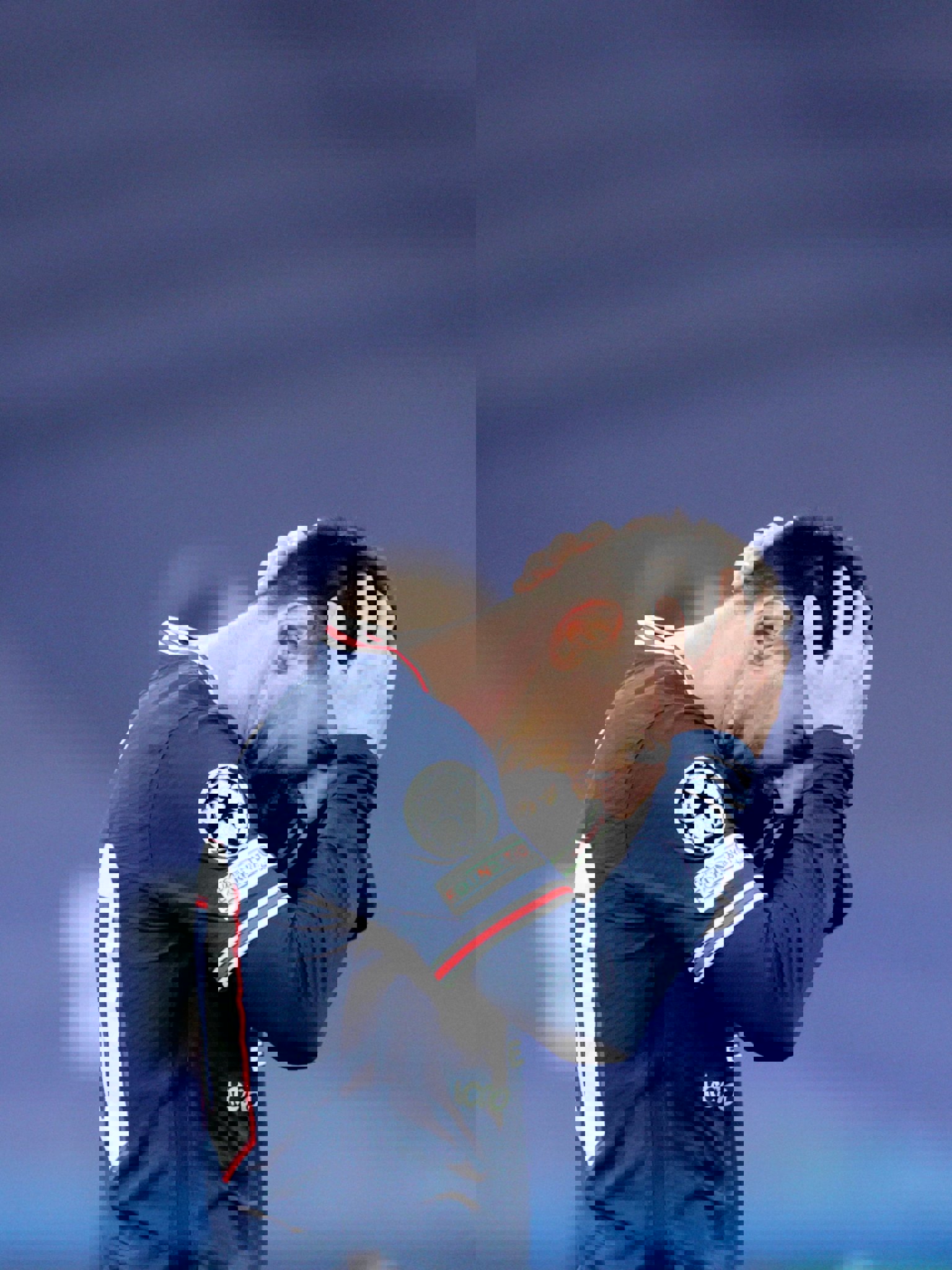 1697472