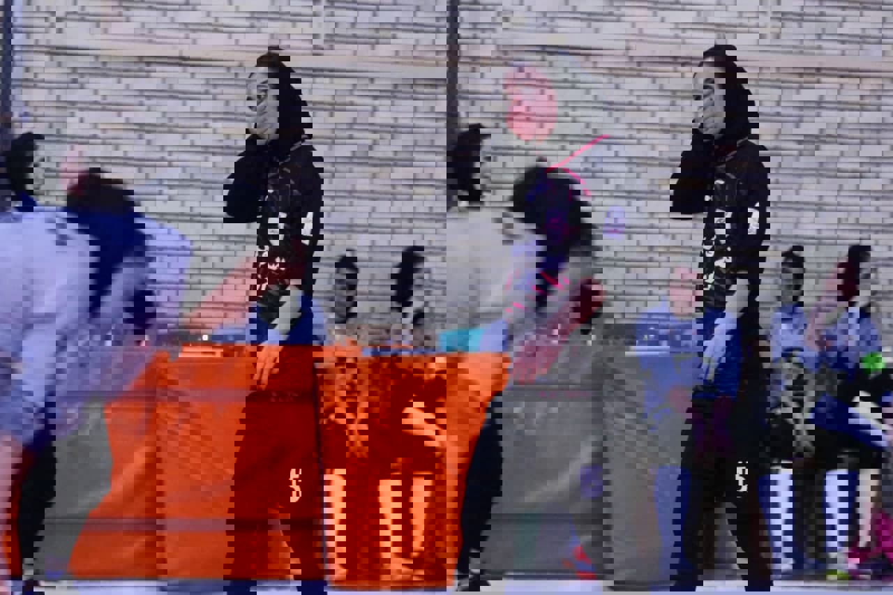 1697912