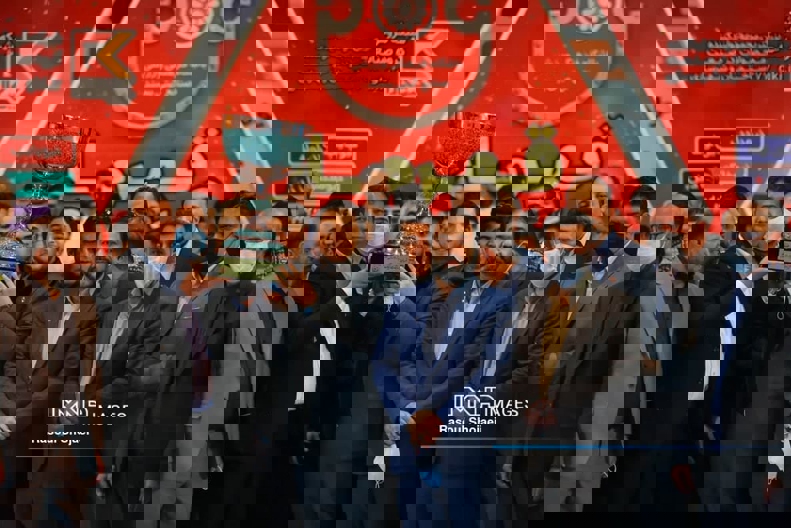 1697927