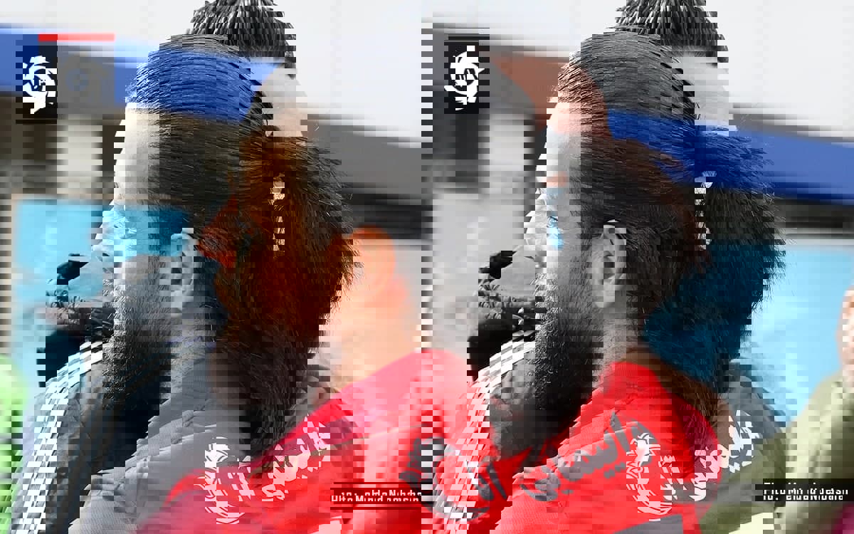 1697988