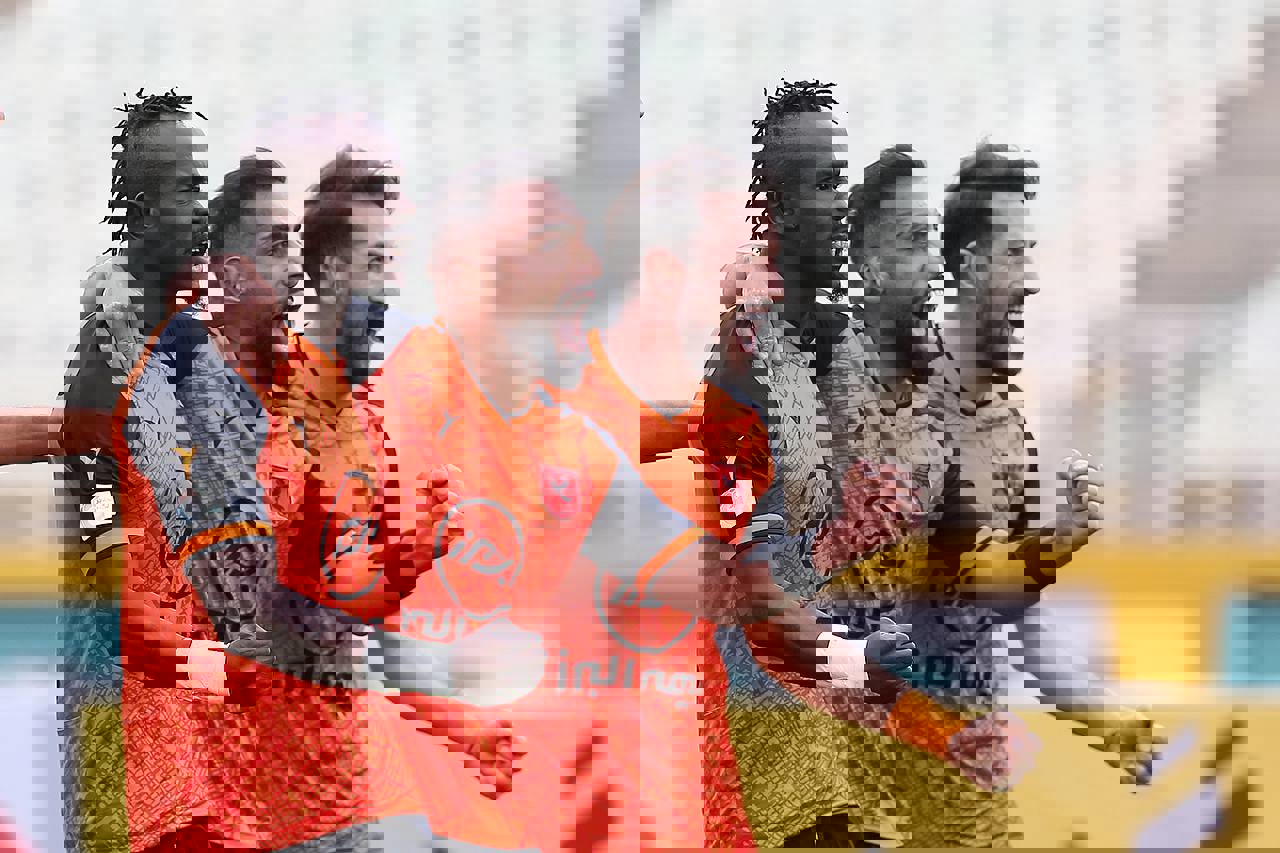 1698195