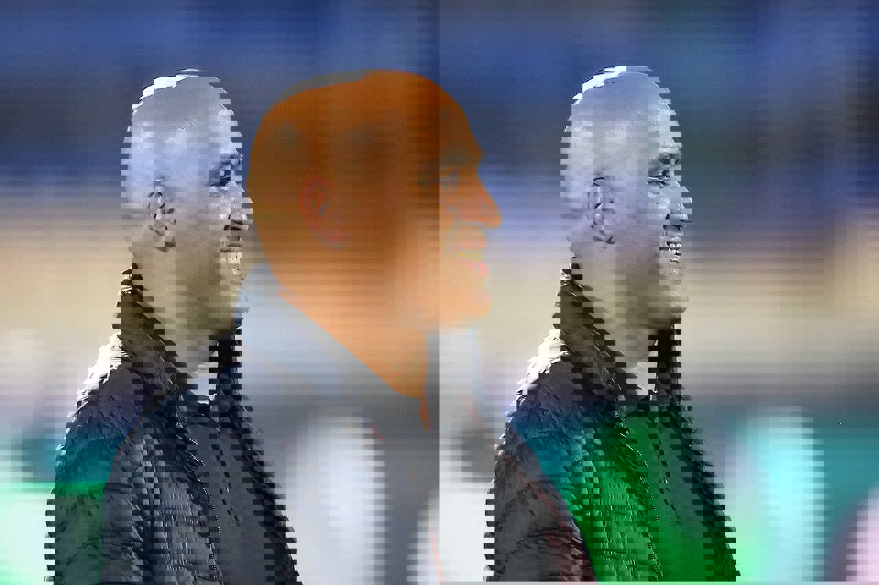1698272