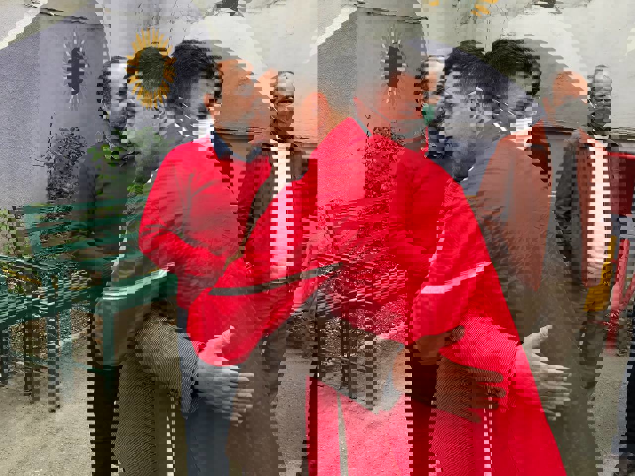 1698527