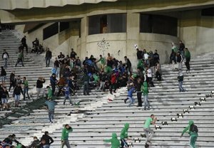 آشوب در فوتبال مراکش؛ دستگیری 160 هوادار!