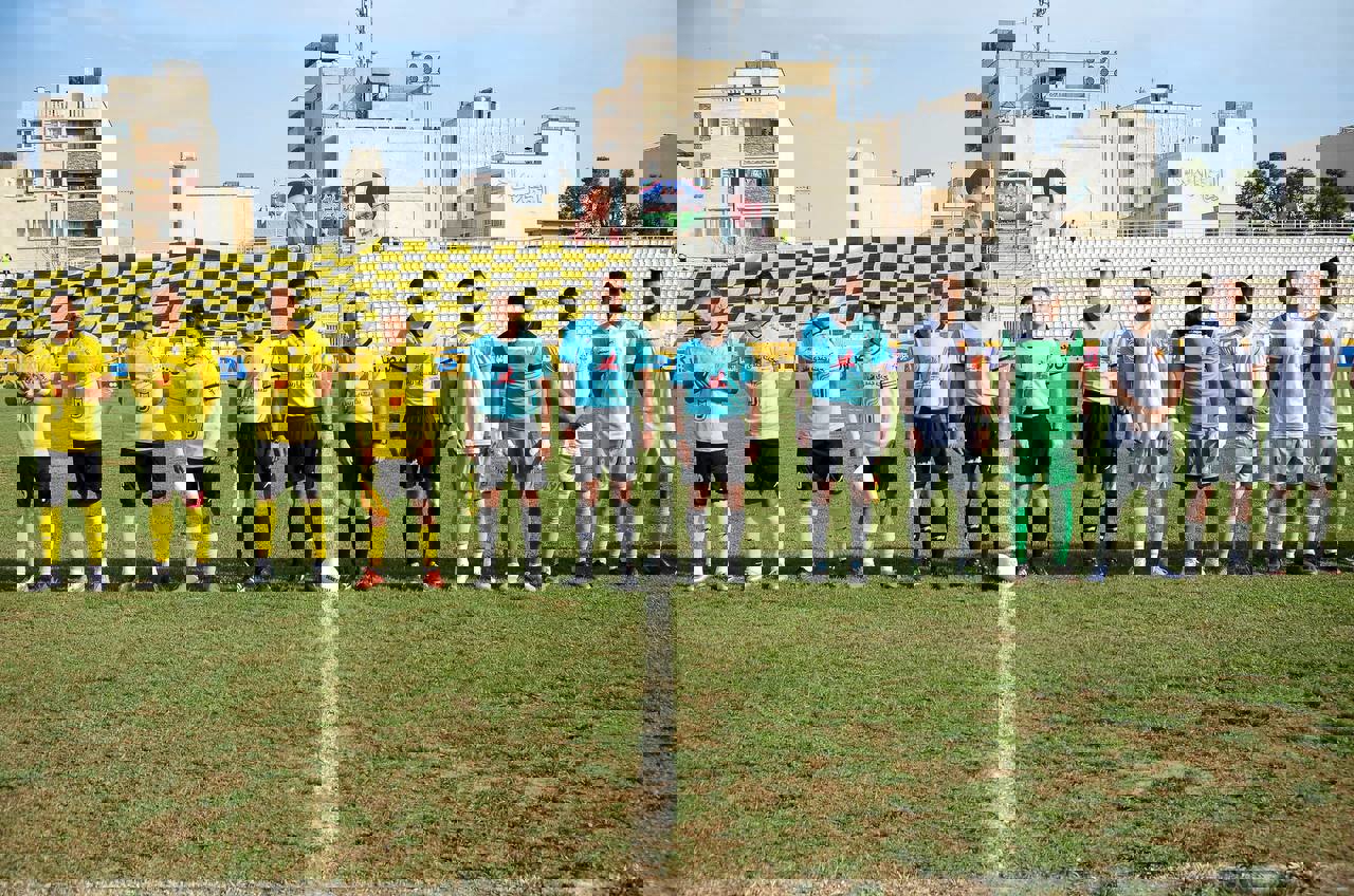 1698545
