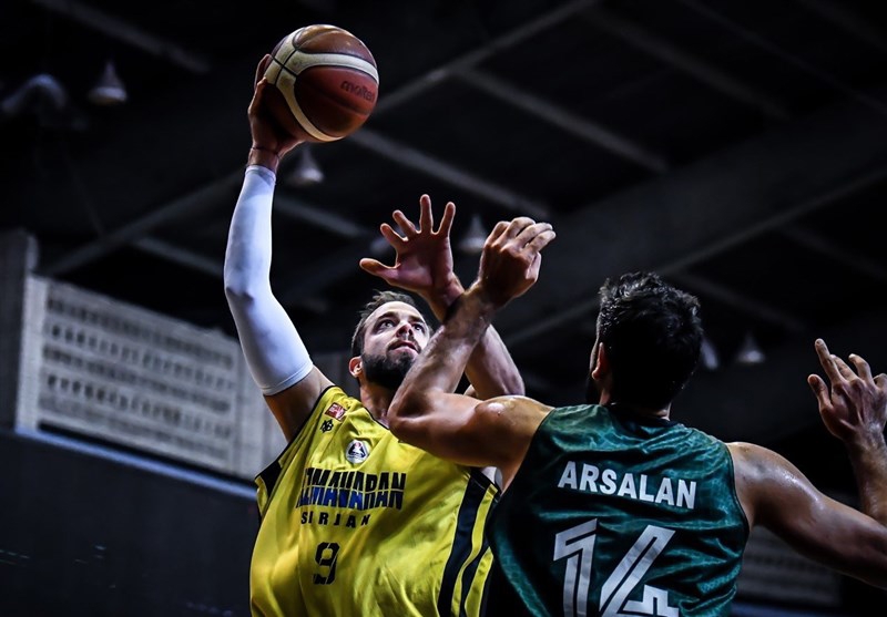 نظم‌آوران سیرجان به یک چهارم نهایی رسید