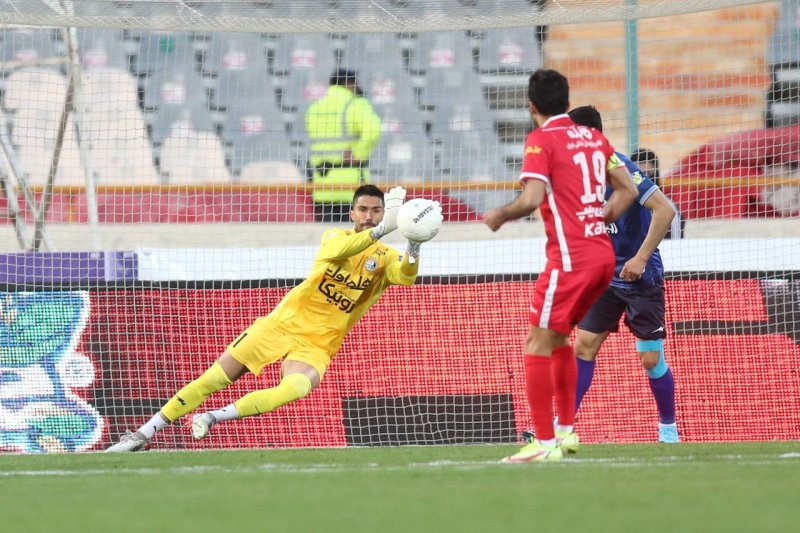 حسین حسینی: پنالتی ما را نگرفتند، شما معترضید؟