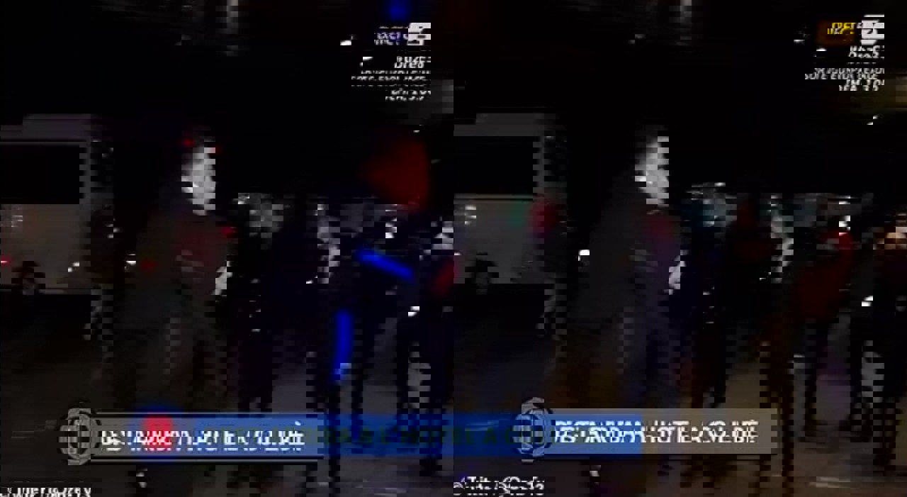 1699600
