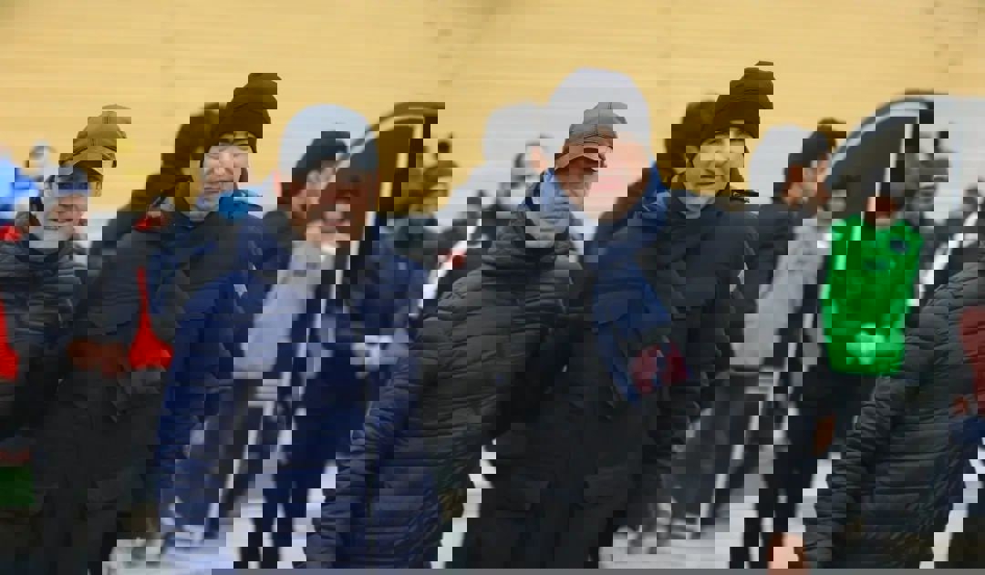 1699570