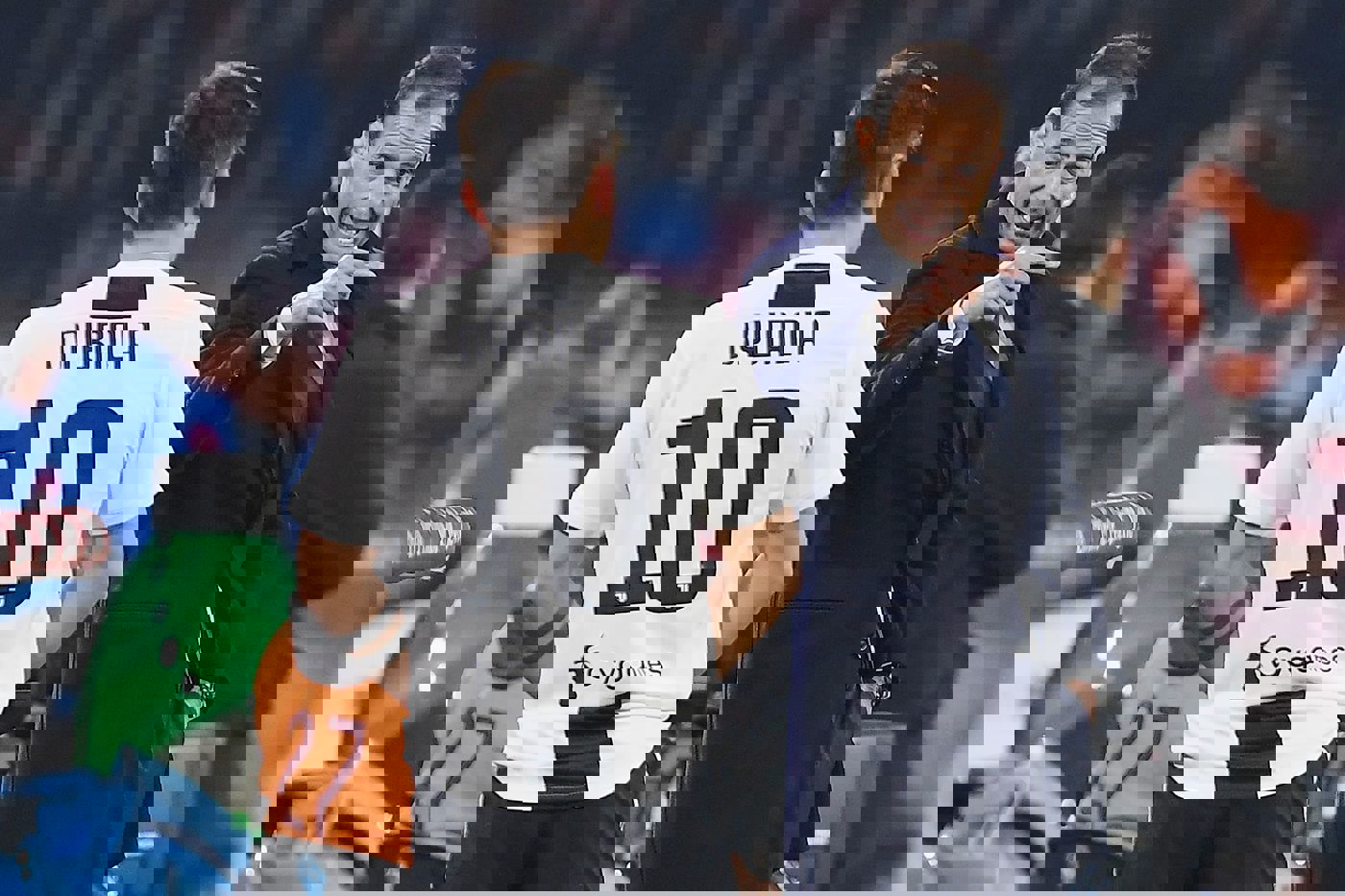 1699676