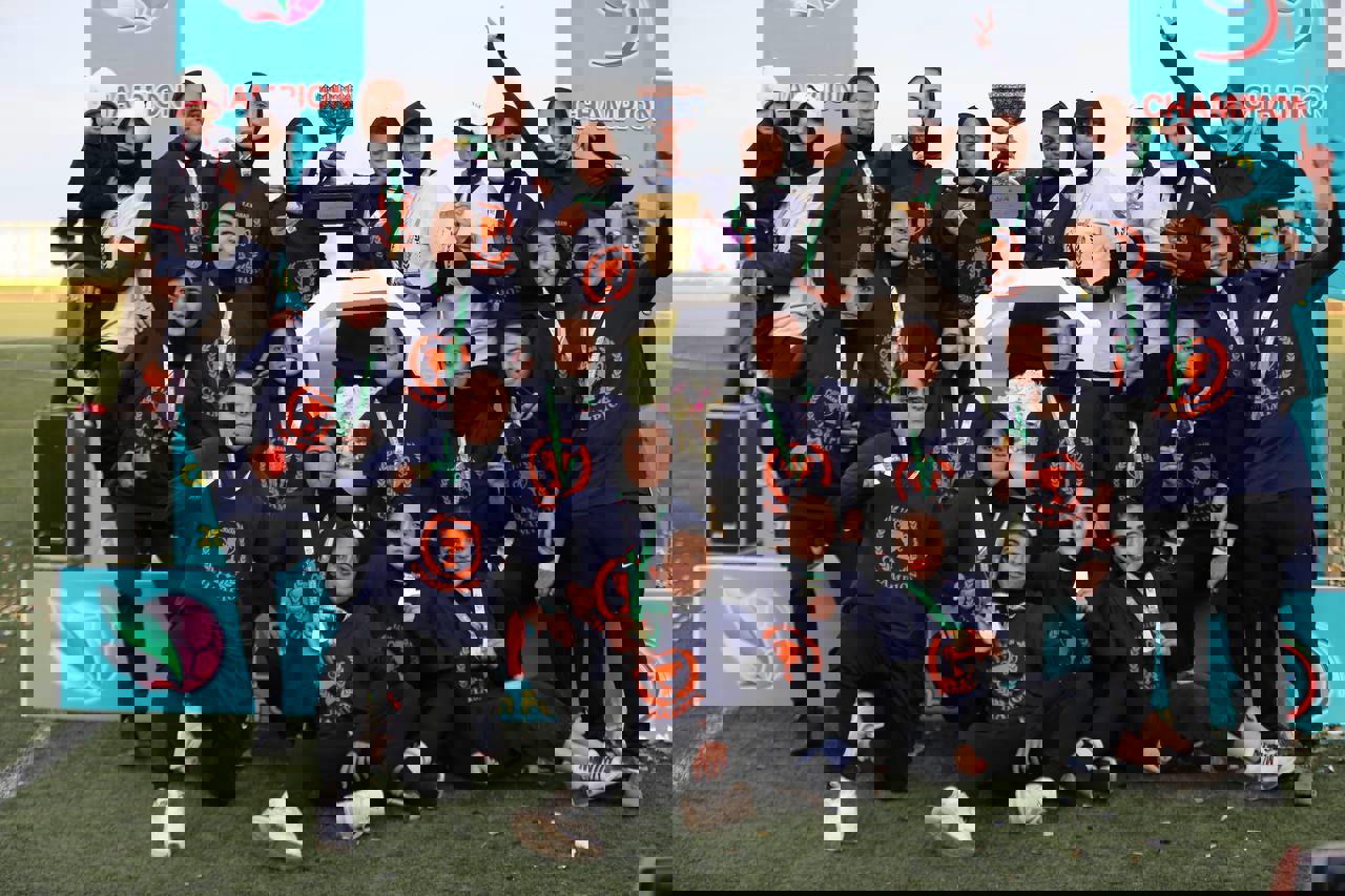 1699877