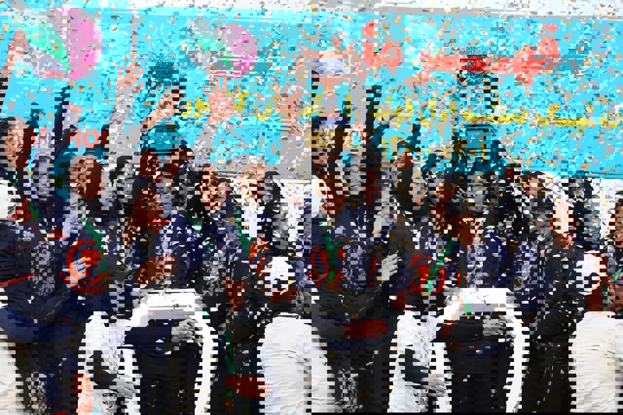 1699876