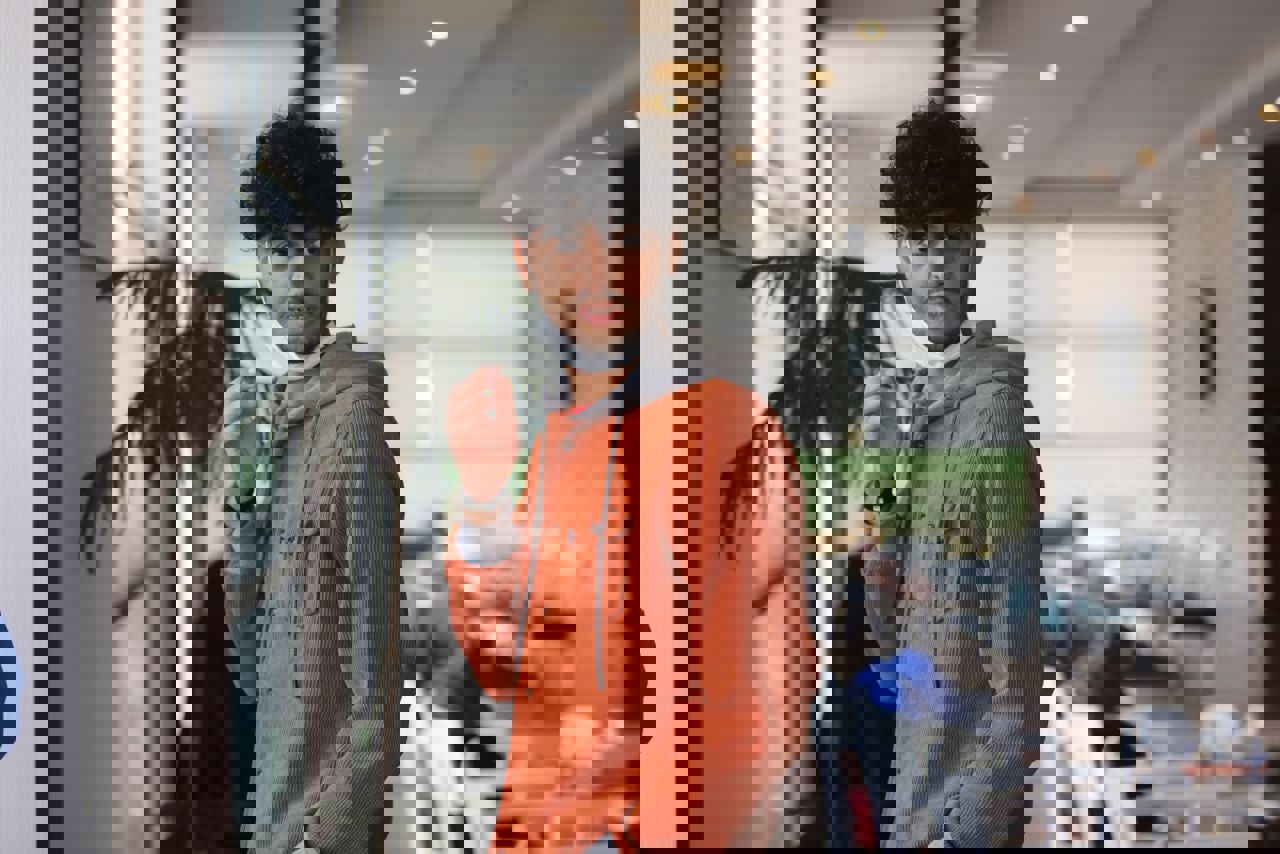 1700267