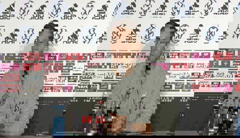 1700387