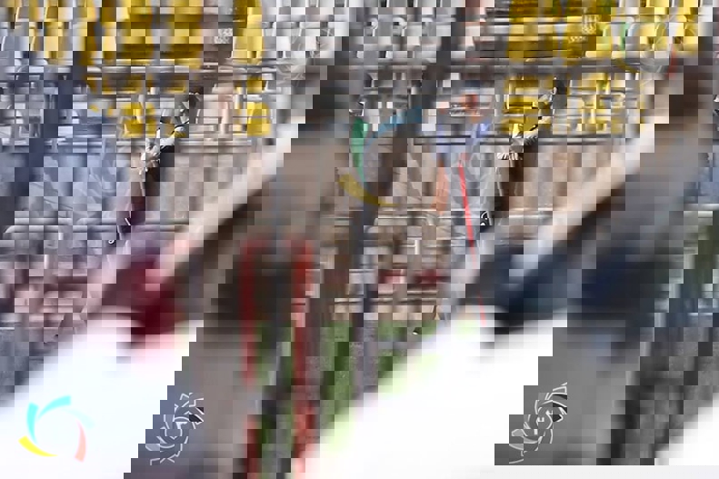 1700474