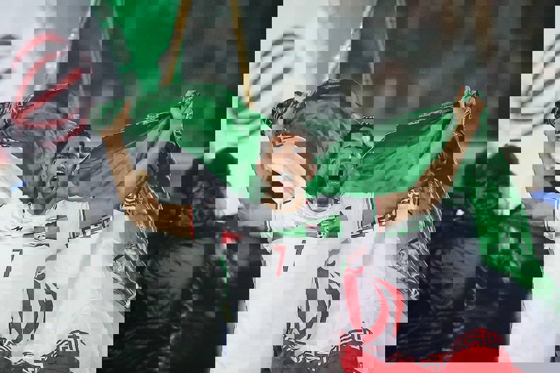 1700452