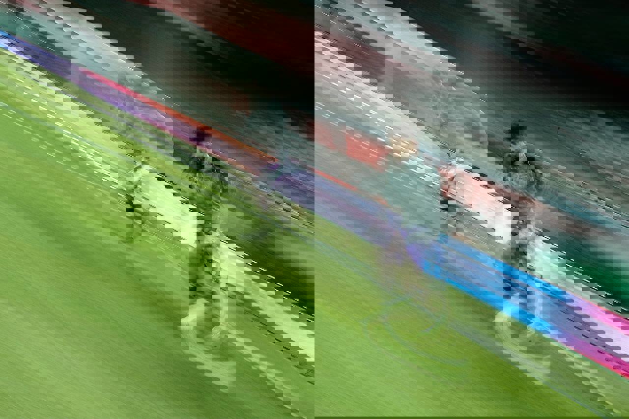 1700608