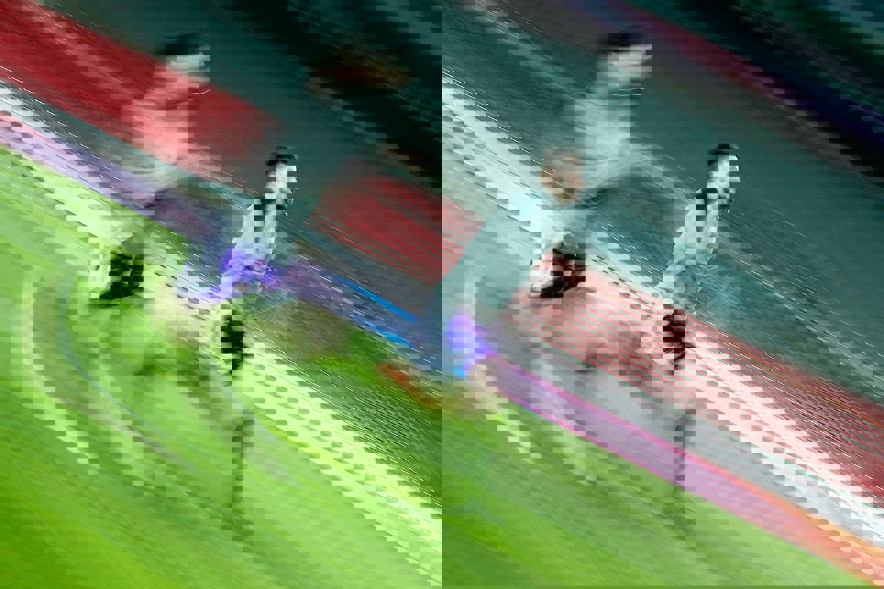 1700607