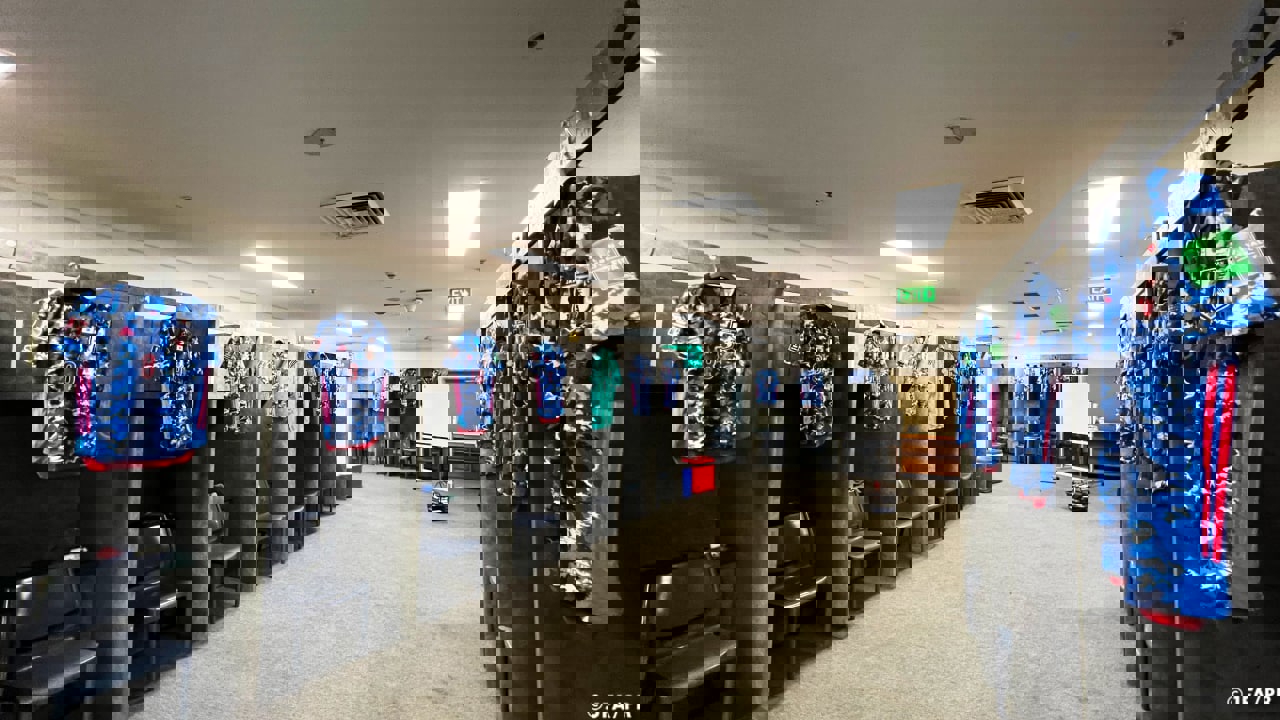 1700629