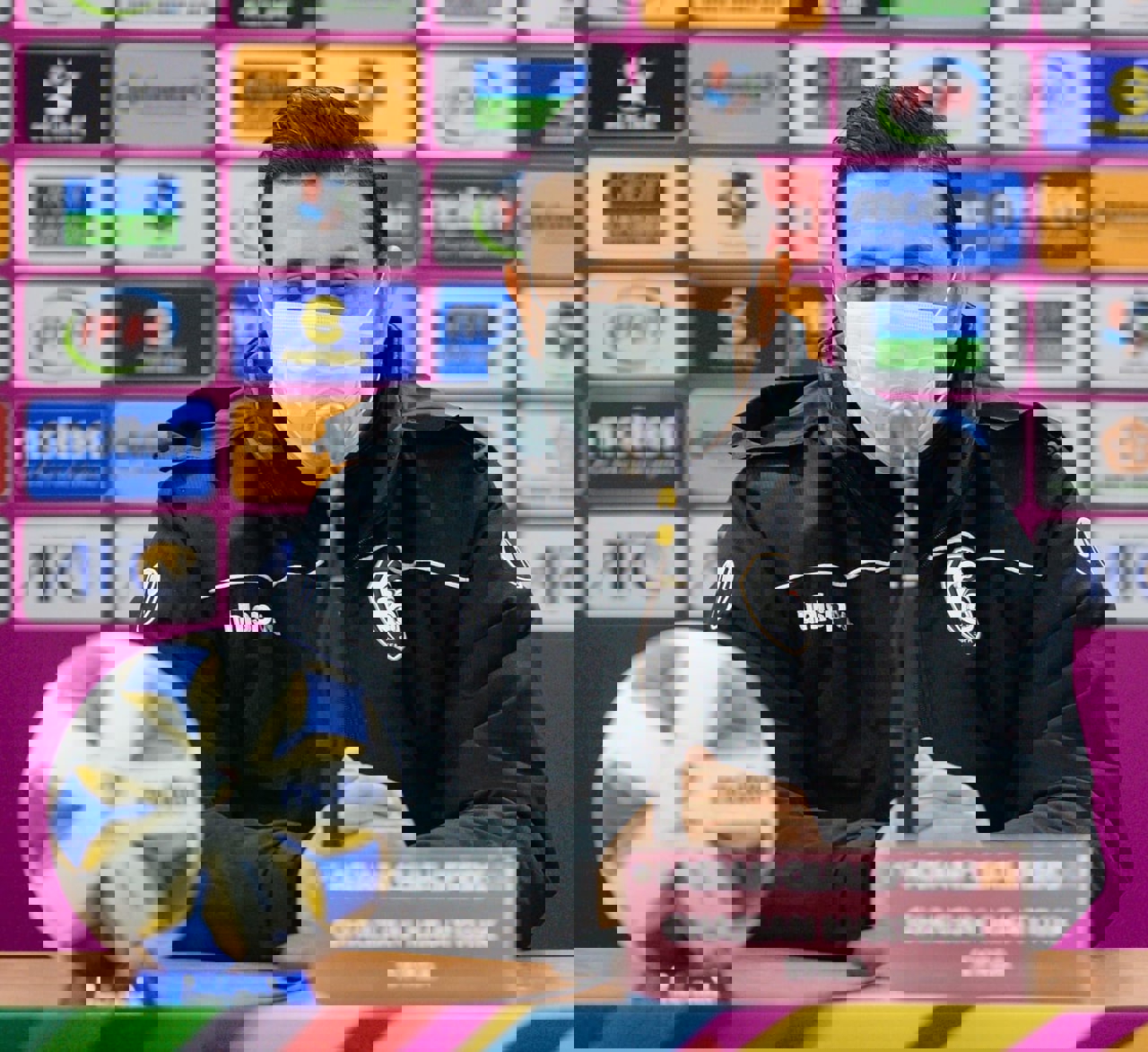 1700832