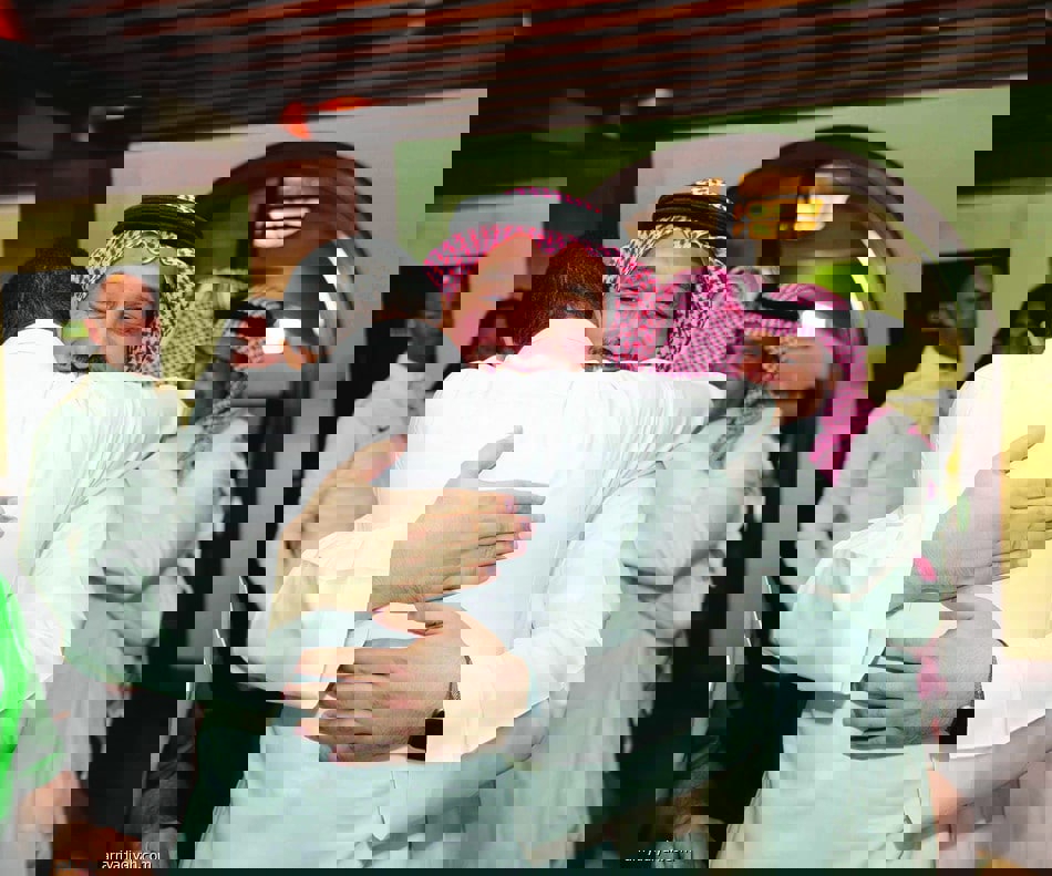 1700993