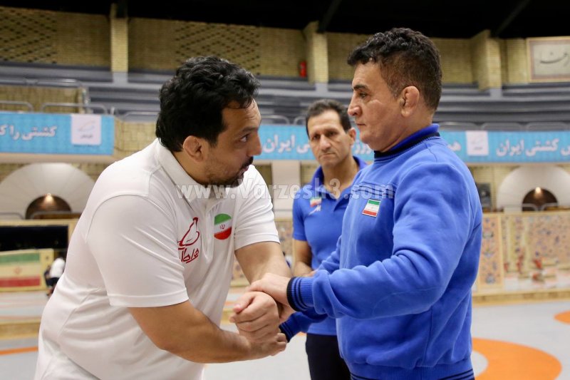 میکس آزاد و فرنگی؛ بنا از درستکار زیر گرفت!(عکس)